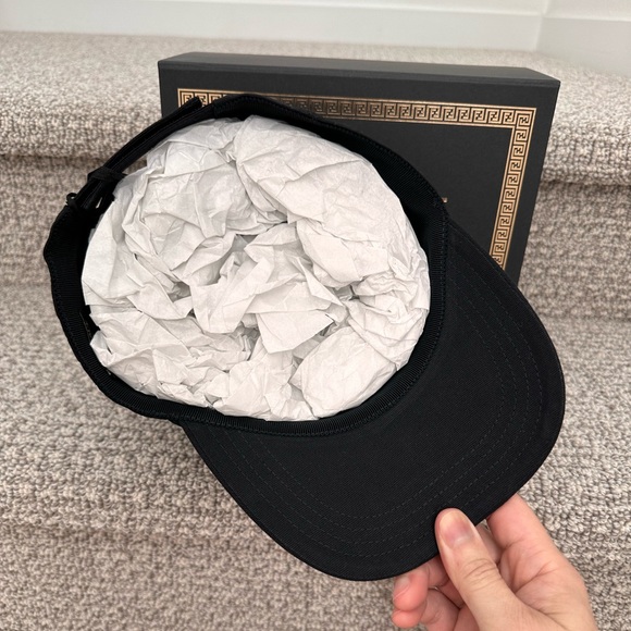 FENDACE Hat - Picture 3 of 10